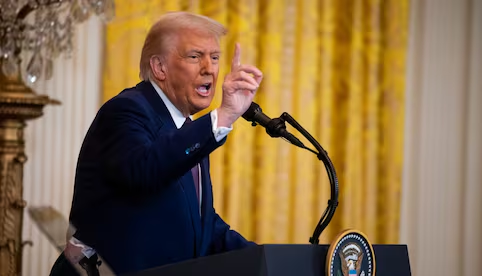 Trump defiende equiparar IVA con arancel; “EU ha sido tratado injustamente”, dice