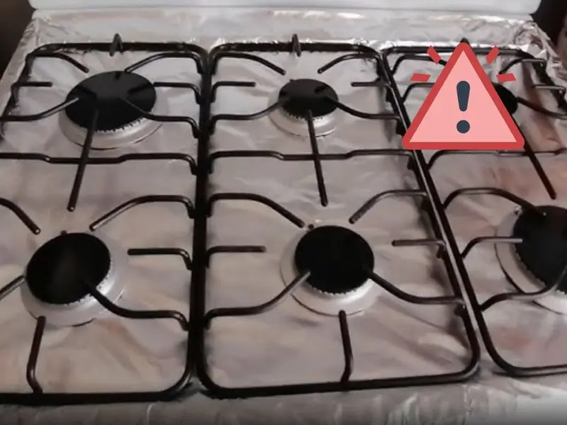 ¿Por qué no debes usar papel aluminio para forrar la estufa?