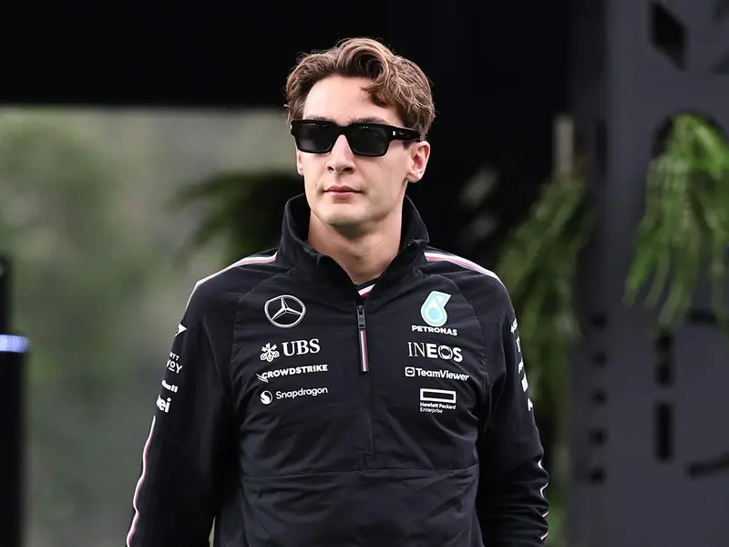Russell descarta problema con Verstappen tras polémica