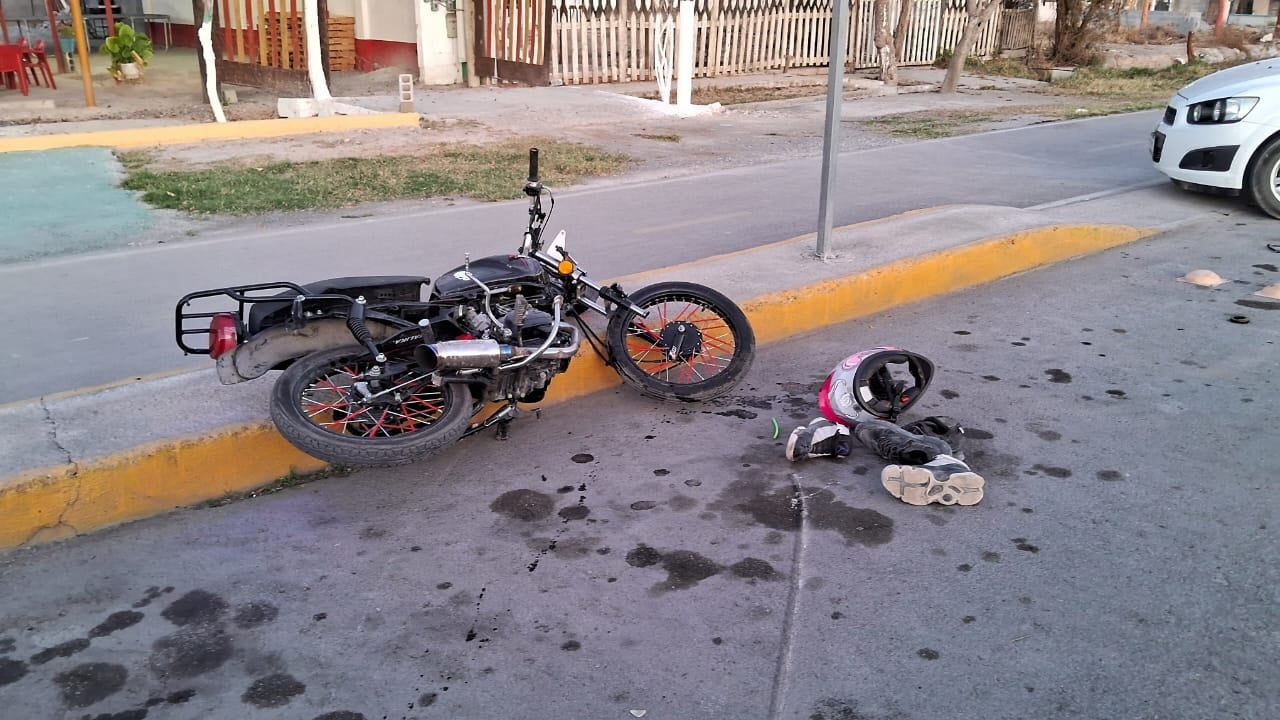 Graves dos menores; al escapar de Policía