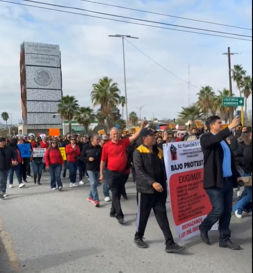 Toman maestros Pape ante reforma federal