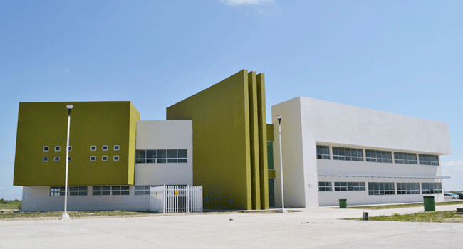 Denuncia a UTRC por no inscribirlo, pero reprueba