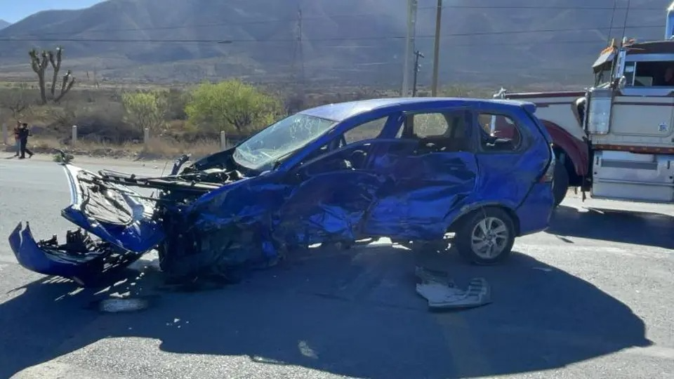Fallece conductor tras fuerte choque