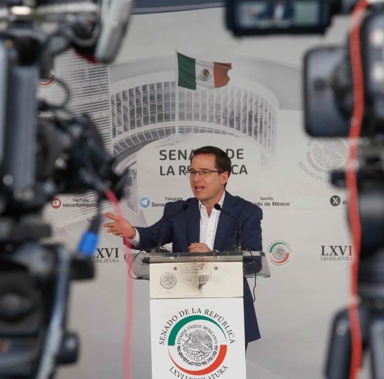Ricardo Anaya acusa fracaso de estrategia económica de Sheinbaum tras aranceles de Trump a automóviles