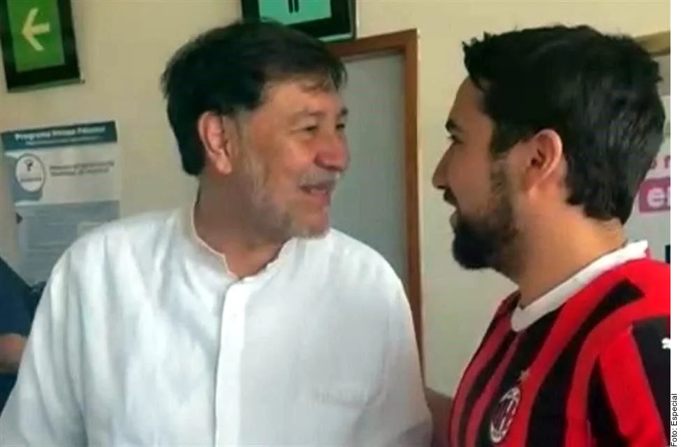 Coinciden Noroña y FCH en vuelo; lo encara hijo
