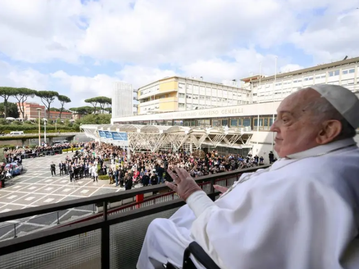 El Papa Francisco «rozó la muerte» estando hospitalizado, según su médico