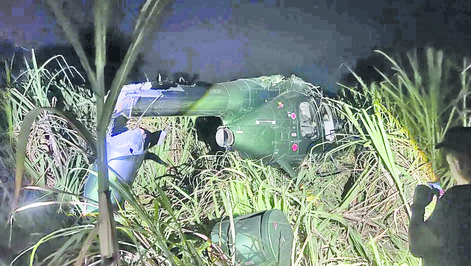 Cae helicóptero en zona montañosa en Veracruz