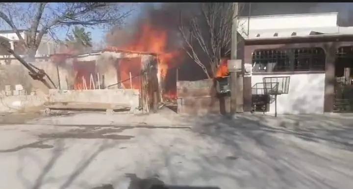 Muere niño en trágico incendio