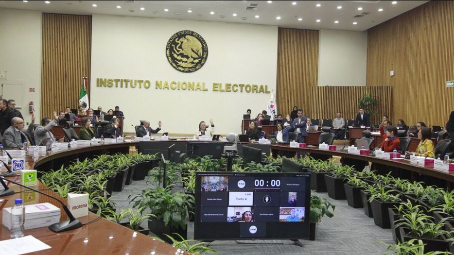 INE aprueba que candidaturas no puedan gastar más de 3 mil 672.10 pesos diarios en campaña