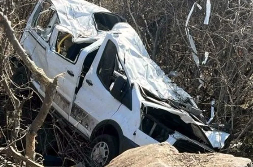 Fallecen seis estudiantes de la Universidad de Guanajuato en accidente carretero; 10 alumnos resultaron lesionados