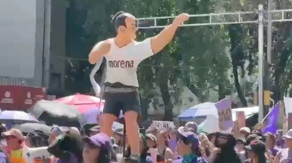 «Que lo vengan a ver, ese no es diputado, es un violador»: protestan contra Cuauhtémoc Blanco en marcha 8M