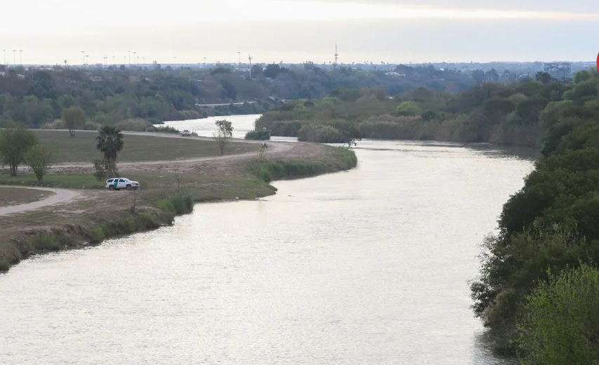 Texas pide a Trump usar aranceles para presionar a México y que cumpla con la distribución fronteriza de agua