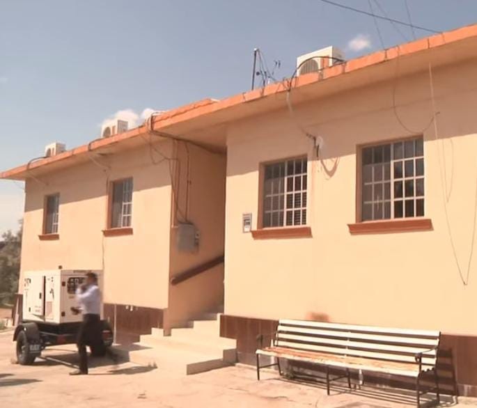 Ingresa a su madre en asilo sin permiso de la familia