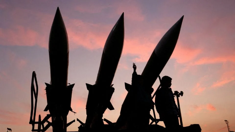 Estados Unidos amenaza a Irán con bombardeos y más aranceles si no llegan a un acuerdo nuclear