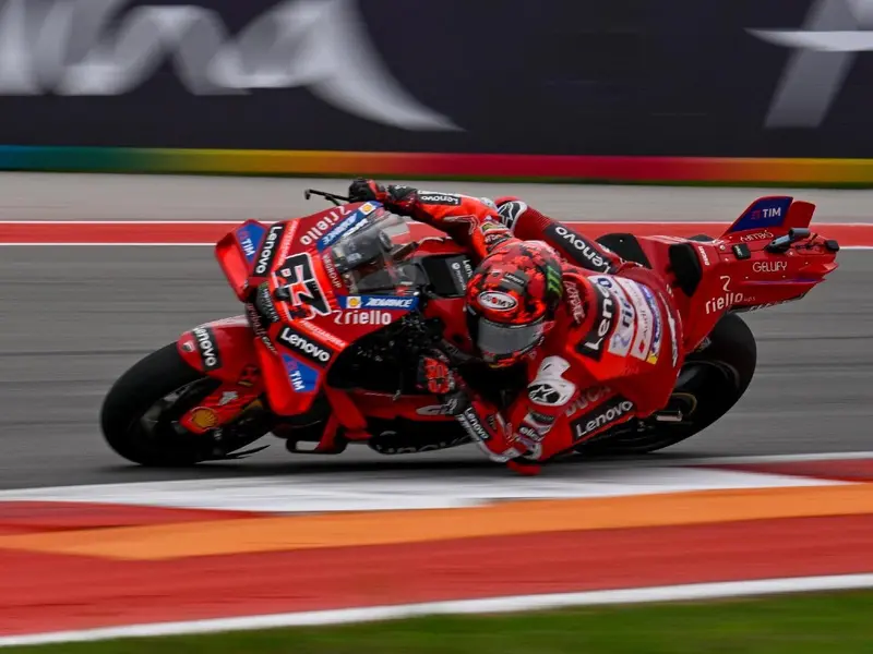MotoGP: Márquez pierde el invicto por caída ante Bagnaia en Austin