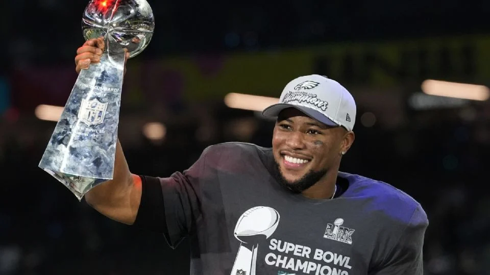 Saquon Barkley se convierte en el corredor mejor pagado en la historia de la NFL, gracias a los campeones Eagles