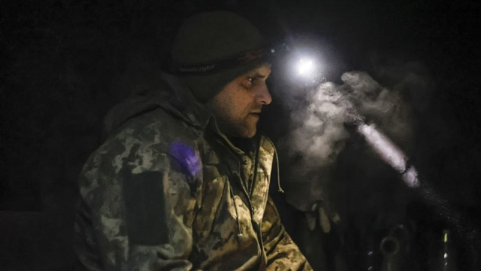 Ucrania tiene prohibido legalmente negociar con Rusia un fin a la guerra, asegura el Kremlin
