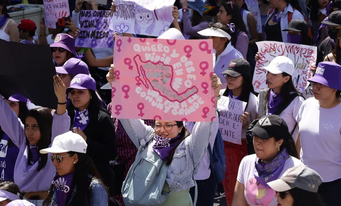 Día Internacional de la Mujer 2025; ¿qué sí y qué no llevar a la marcha 8M?