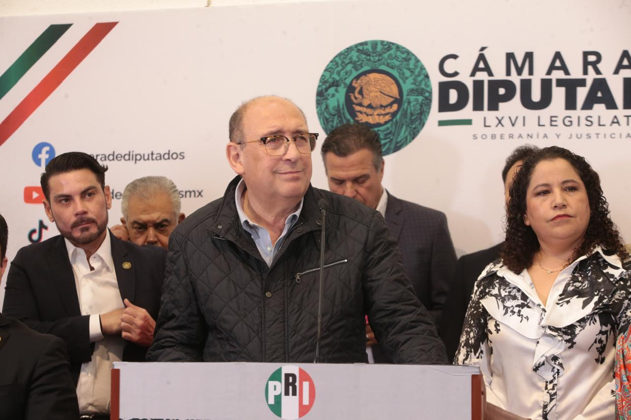 EVIDENCIA RUBÉN MOREIRA QUE 31 CONGRESOS ESTATALES HAN APROBADO REFORMA DE SALARIOS MÍNIMOS PROFESIONALES, PERO MORENA EN EL SENADO NIEGA DECLARATORIA