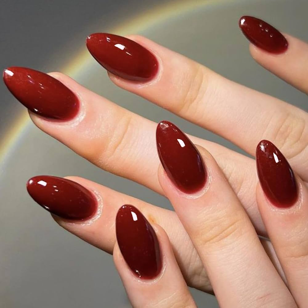Tendencias en uñas para la primavera de 2025: Estilos que dominarán la temporada