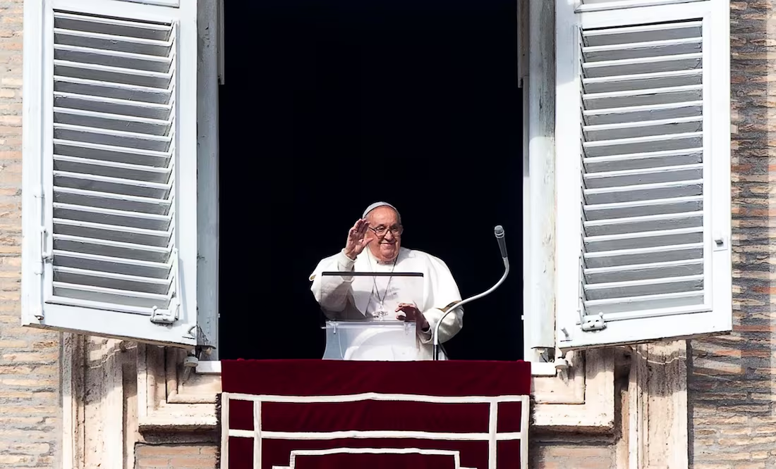 Papa Francisco sigue «evolución natural»; mantiene tratamiento para la neumonía bilateral
