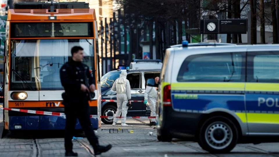 Apuñalamiento en Ámsterdam: hay al menos cinco heridos tras ataque en la plaza Dam