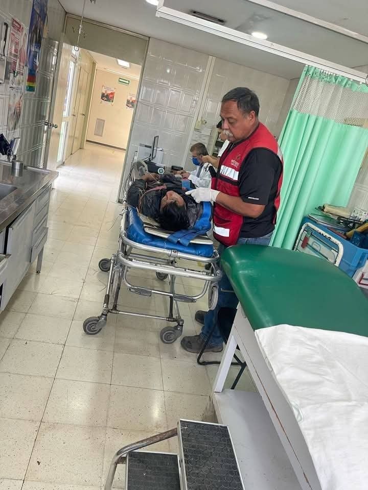 Fallece joven tras volcar en su moto
