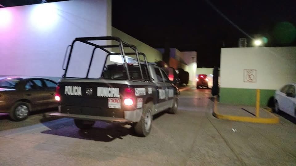 Hieren a mujer en riña por defender a su hija