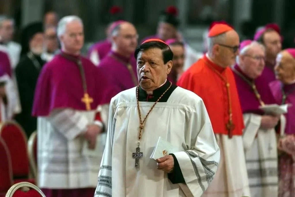 Acude Norberto Rivera a funerales del Papa