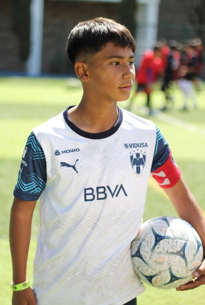 Disfrutan Kevin e Iker su último Día del Niño
