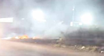 Combaten bomberos “otro” incendio forestal