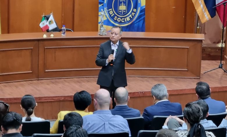 Destaca Santillán Pérez retos del sistema judicial