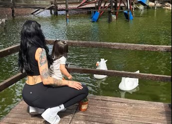 Cazzu enternece con la canción dedicada a Inti, la hija que tiene con Christian Nodal