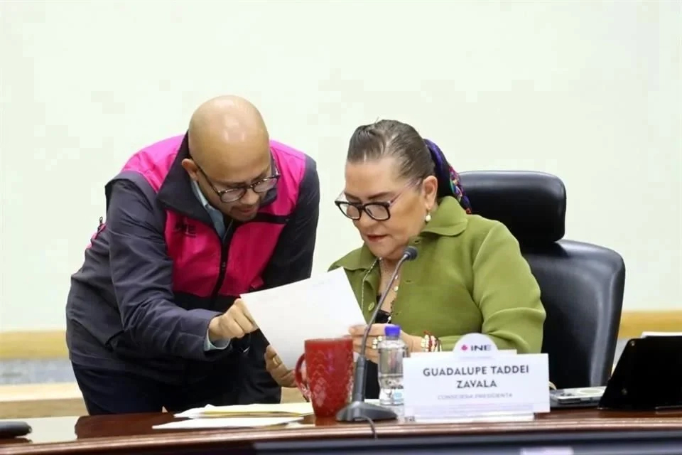 Busca el INE proveedores para materiales electorales