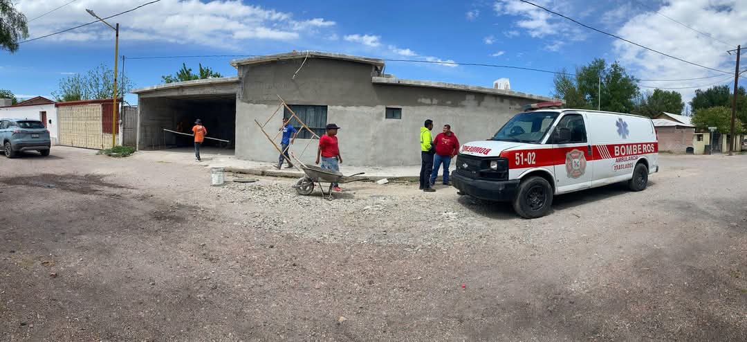 Sufre trabajador aparatosa caída
