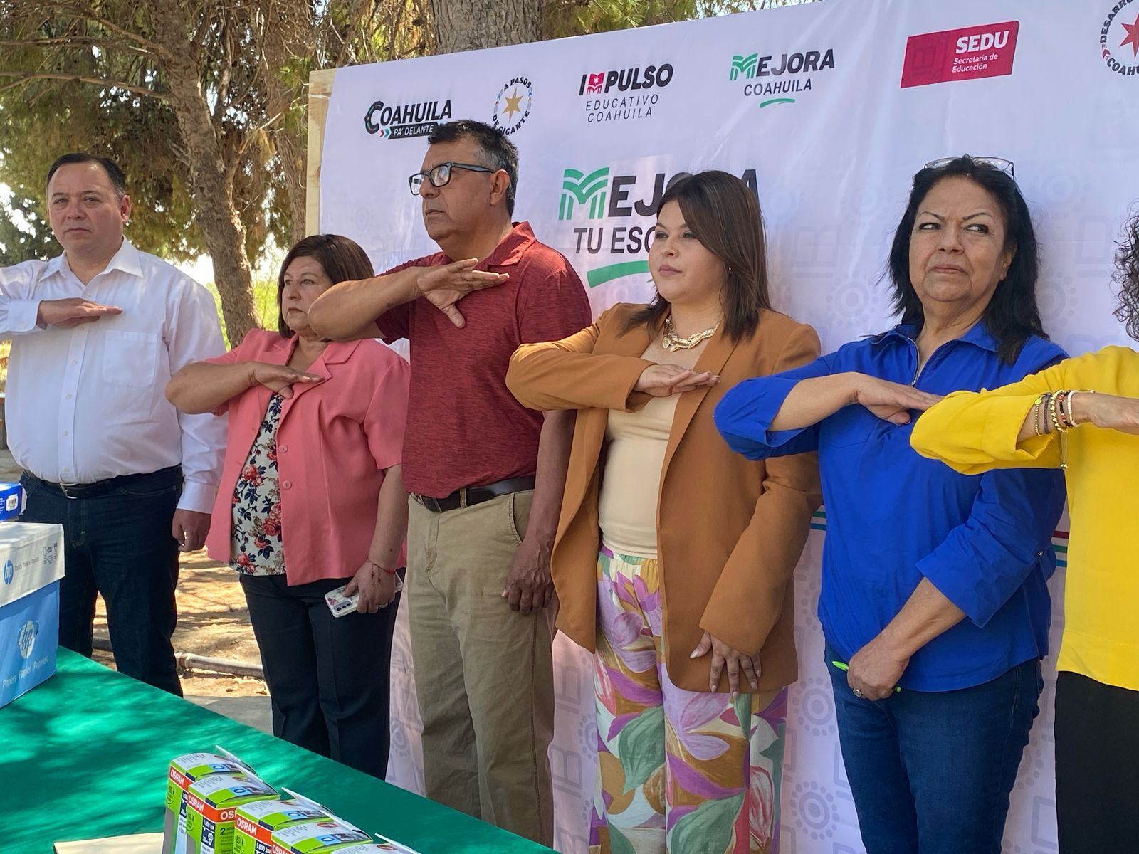 Fortalece Adriana la educación de Ocampo