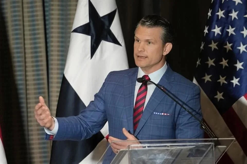 Negocia EU el paso gratuito a buques de guerra por Panamá