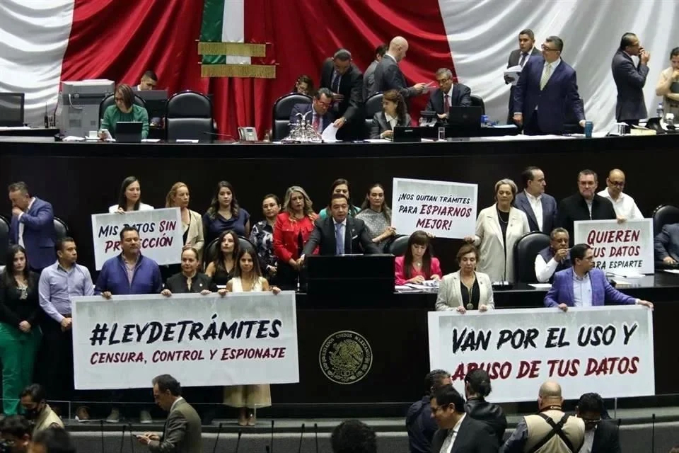Avalan diputados ley en materia de trámites