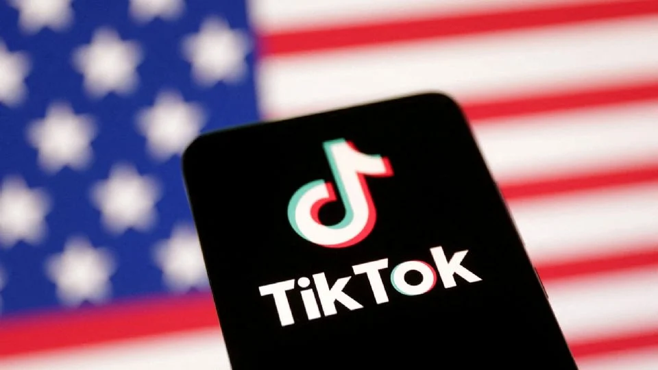 Trump extiende 75 días más el plazo de venta de TikTok para evitar que la app se apague