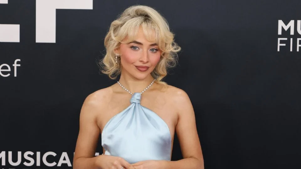 Sabrina Carpenter llega a Fortnite con su éxito «Espresso» y su vestuario del «Short n’ Sweet Tour»