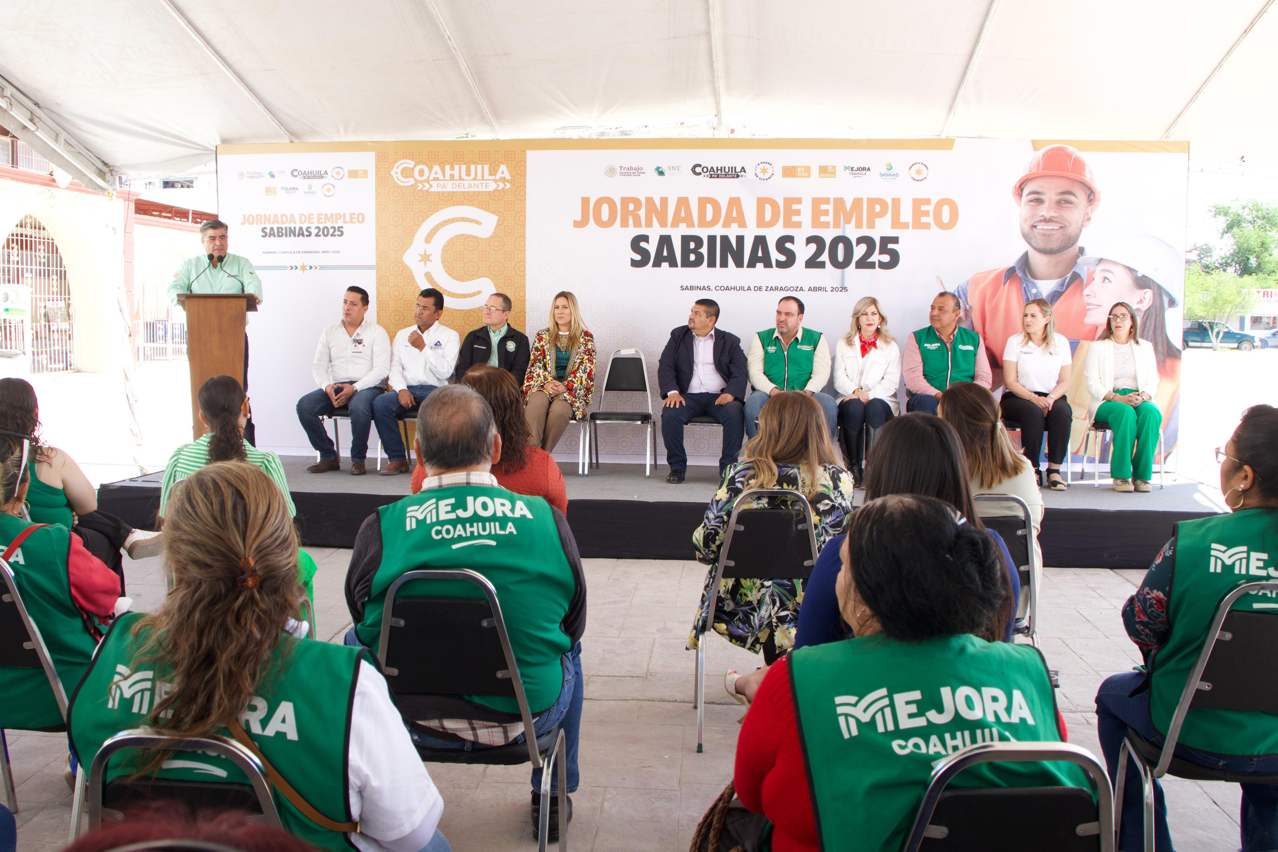 Se realiza con éxito jornada del empleo en Sabinas