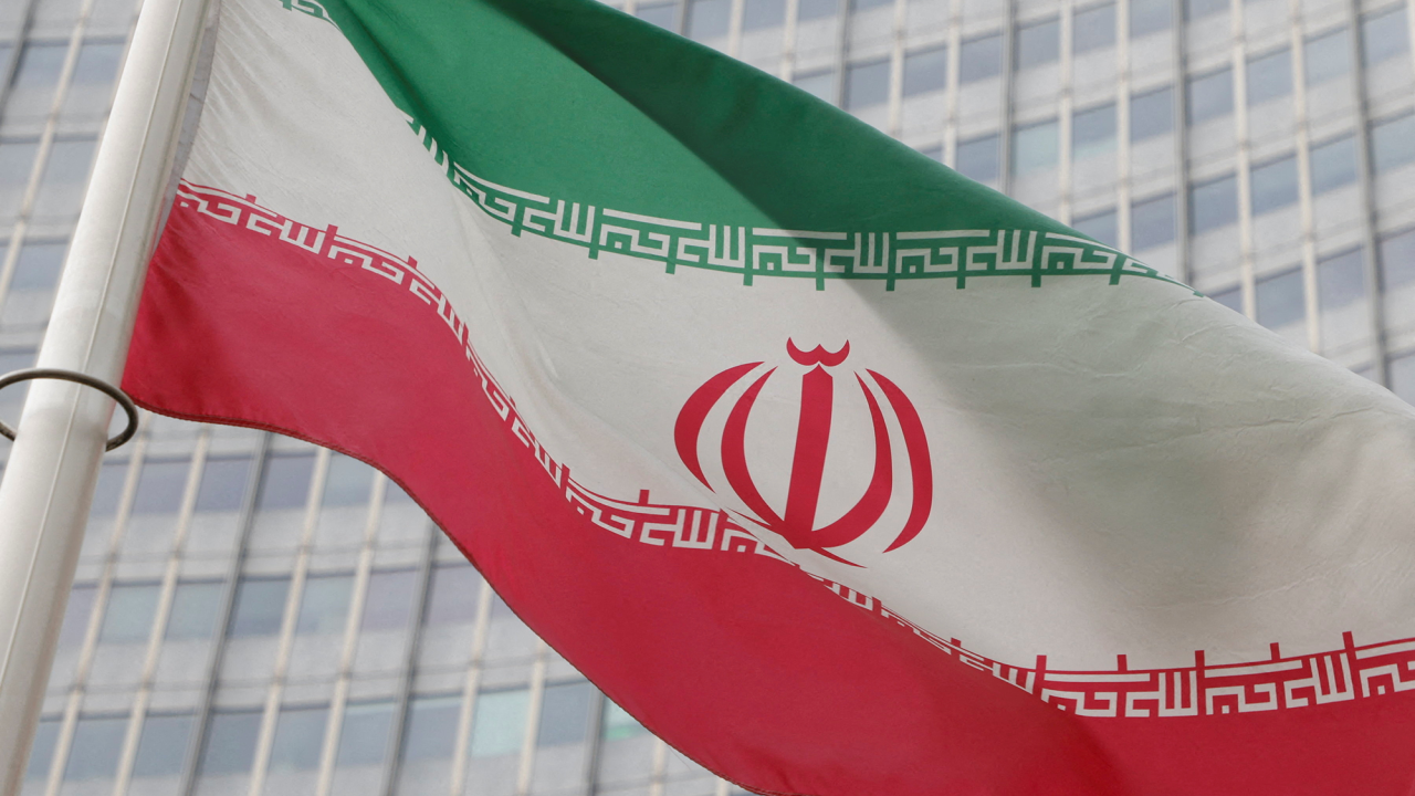 Trump amenaza con opción militar para detener armas nucleares en Irán