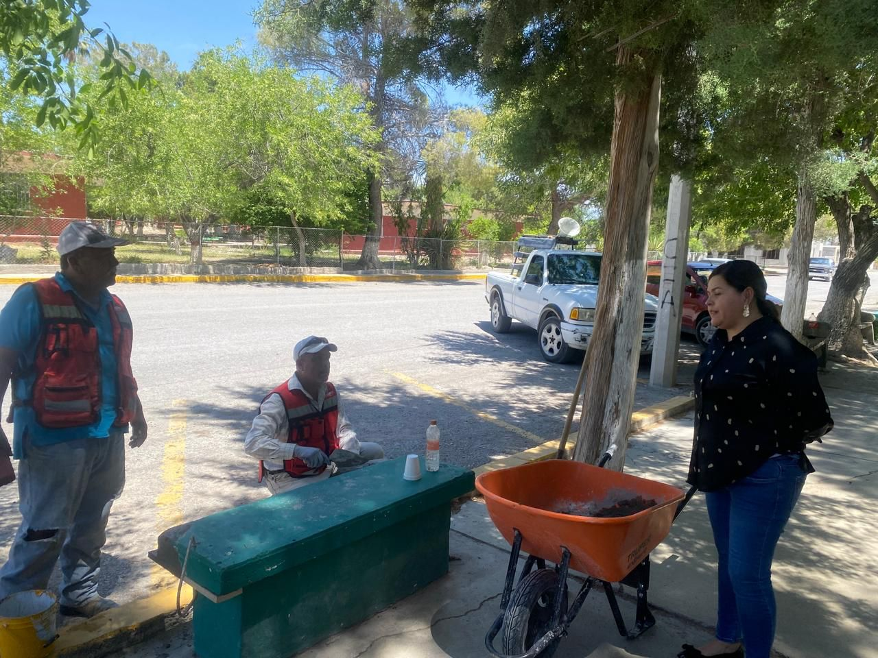 Supervisa alcaldesa Adriana Valdéz la Plaza Centenario para iniciar trabajos de rehabilitación
