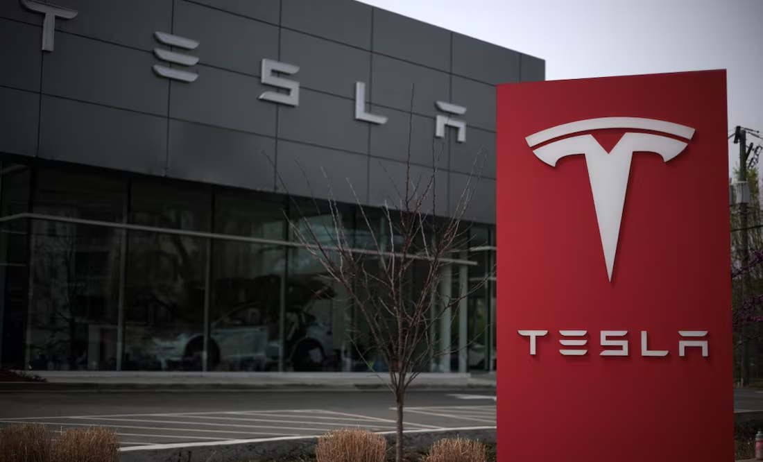 Legisladores de Nueva York quieren sancionar a Tesla; lo acusan de incumplir contrato