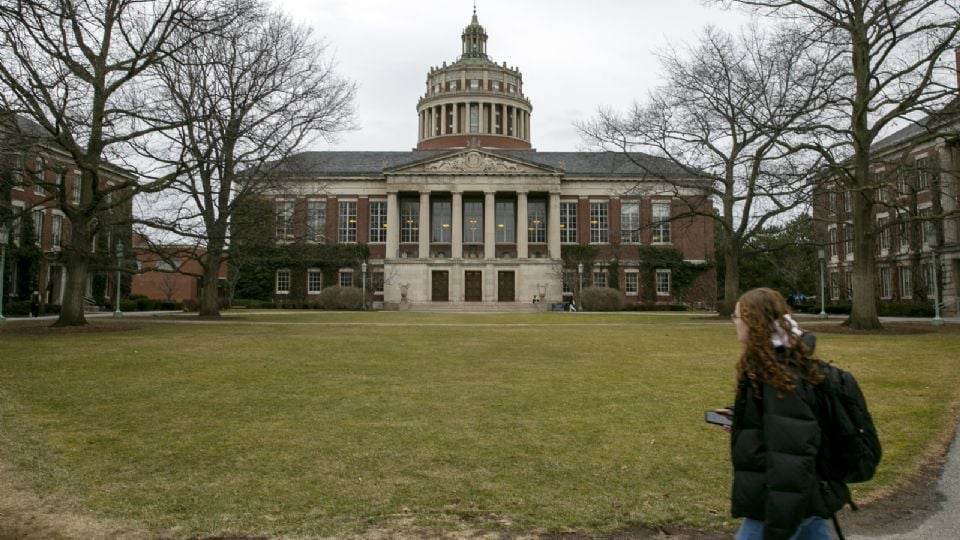 Estudiantes extranjeros demandan al gobierno de Trump por revocación masiva de visas; acusan que se les negó el debido proceso