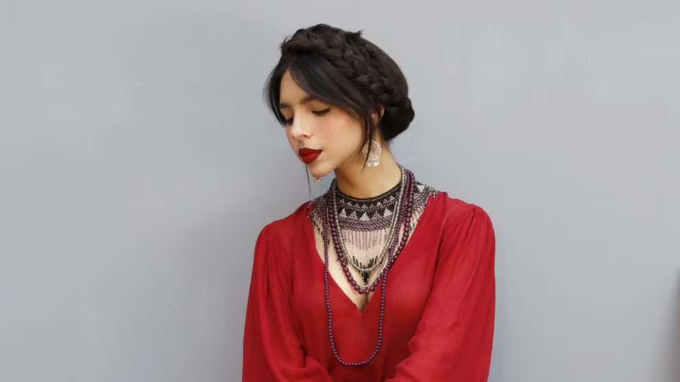 Ángela Aguilar le entrará a los tumbados con su nuevo disco «Nadie Se Va Como Llegó»