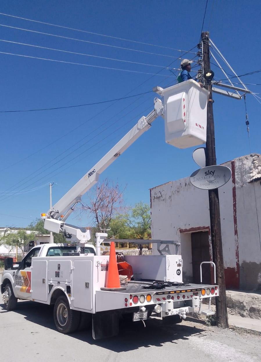 Trabaja alumbrado público por una mejor iluminación Avanzan con trabajo constante y resultados visibles Ramos Arizpe, Coahuila de Zaragoza, a 18 de abril del 2025. – La Dirección de Alumbrado Público de Ramos Arizpe no ha detenido su marcha.