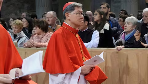 Luis Antonio Tagle, el «favorito» del papa Francisco; su elección garantizaría la continuidad de las reformas en el Vaticano