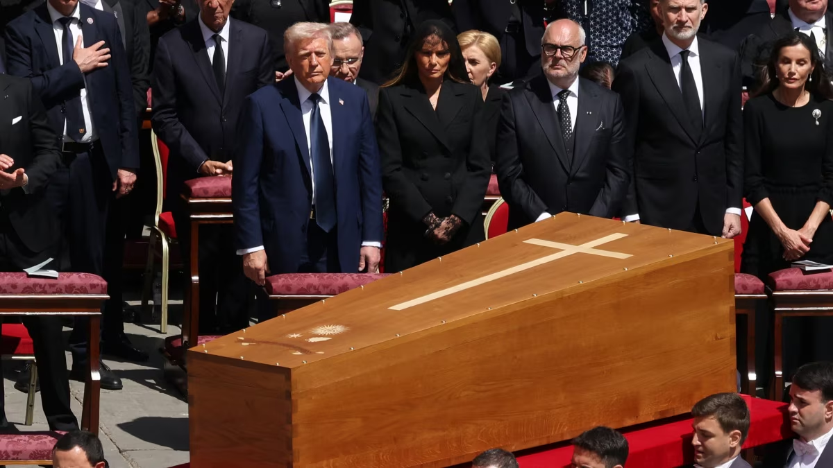 Trump se roba el show durante el funeral del Papa Francisco: Política y religión se mezclan
