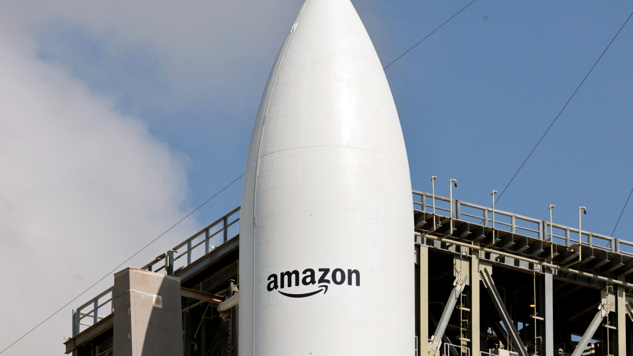 Amazon se prepara para lanzar sus primeros satélites para internet